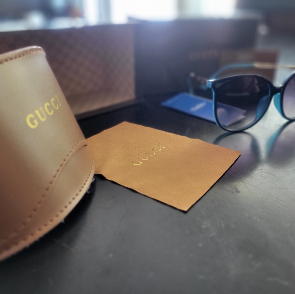 Gucci Sunglasses - Picture 3 of 7